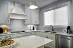 Livingston 23-10-30Brookfield-Livingston_kitchen_0047_rt