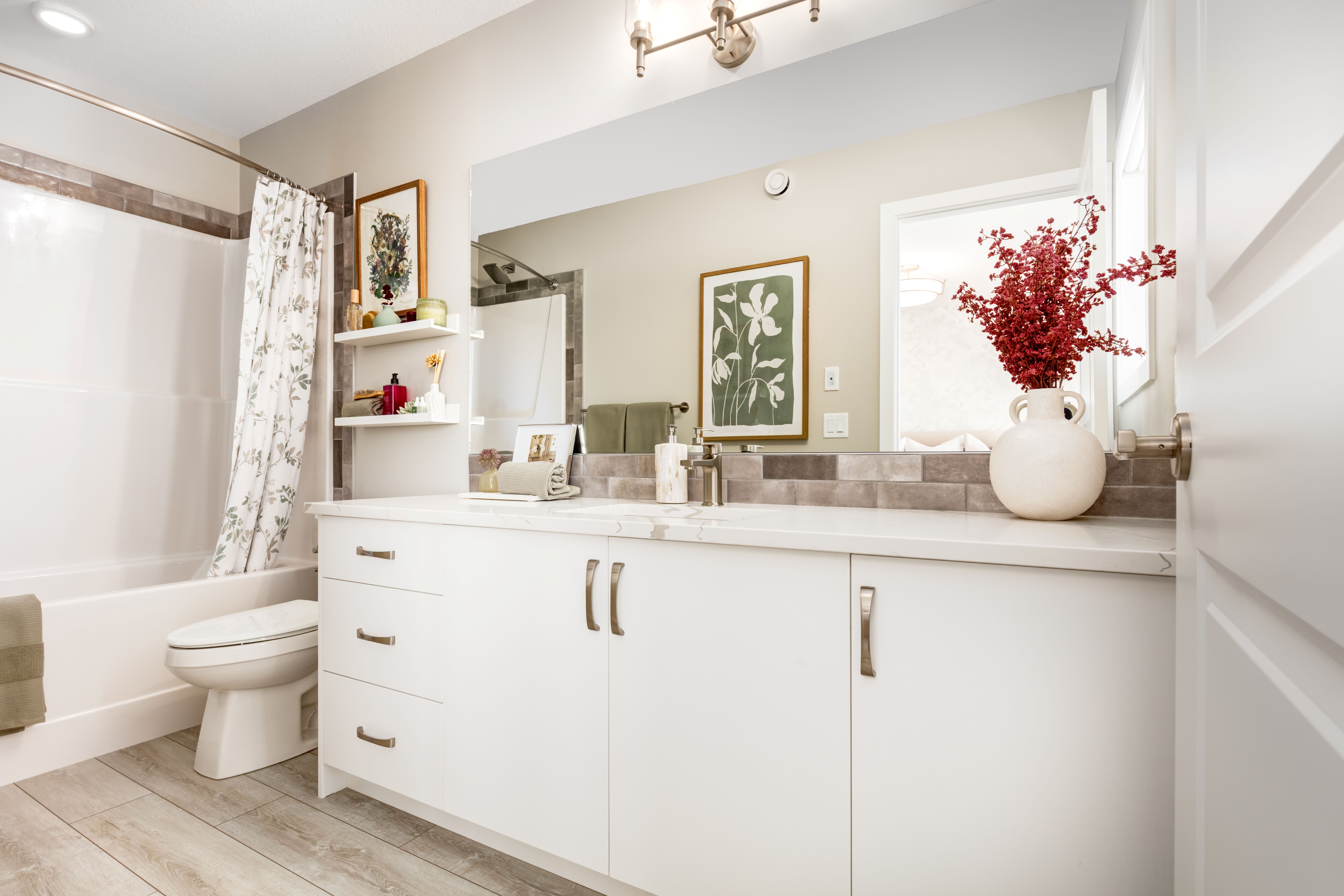 Livingston Lotus_LIV_Interior_Ensuite